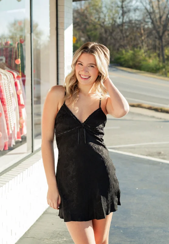 Lace Trim Mini Dress Black Comfortable Fit-and-Flare Mini Dress