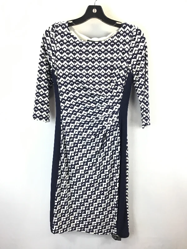 Dress Casual Midi By Lauren By Ralph Lauren In Blue & White, Size: 2 Chic Floral Print Midi Dress Dress Casual Midi By Lauren By Ralph Lauren In Blue & White, Size: 2 Chic Floral Print Midi Dress