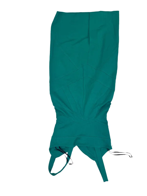 Dress Party Midi By Diane Von Furstenberg In Green, Size: 2 Elegant Velvet Midi Dress Dress Party Midi By Diane Von Furstenberg In Green, Size: 2 Elegant Velvet Midi Dress
